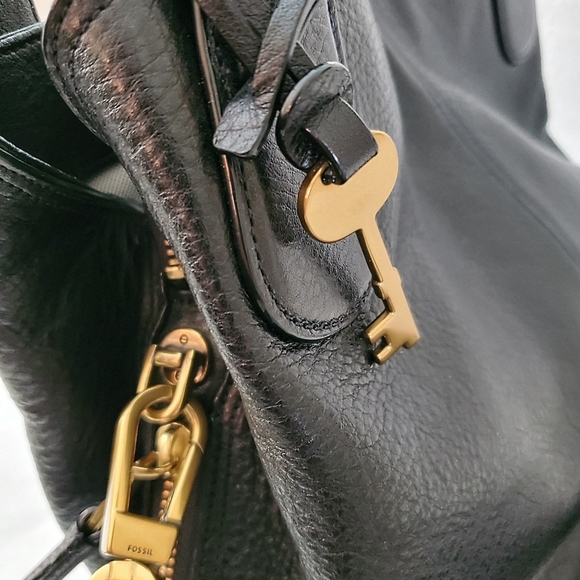 Fossil Maya Hobo Satchel Purse Bag Tote Black Genuine Leather Key Attached - Picture 4 of 11